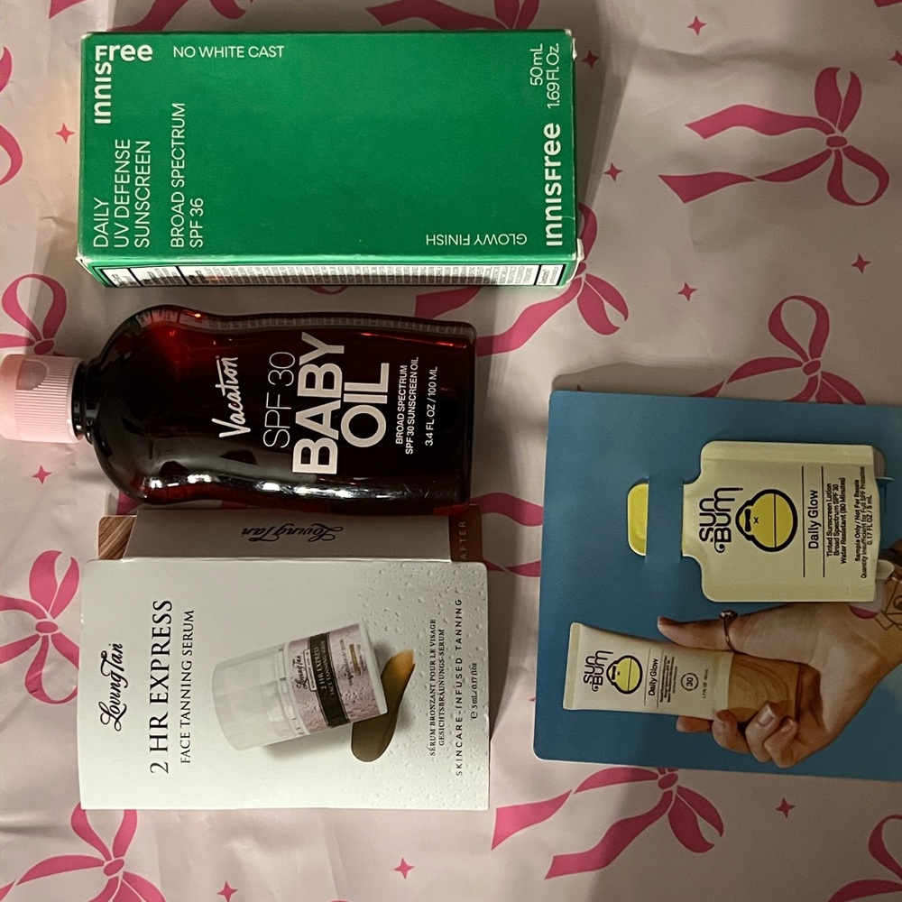 Sunscreen and‎ Skincare Set